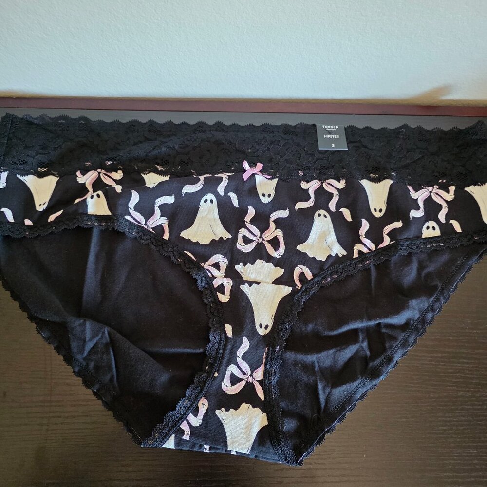 NEW Torrid Mid Rise Hipster Panties Halloween Ghosts & Bows Lace Trim Size 3 3X